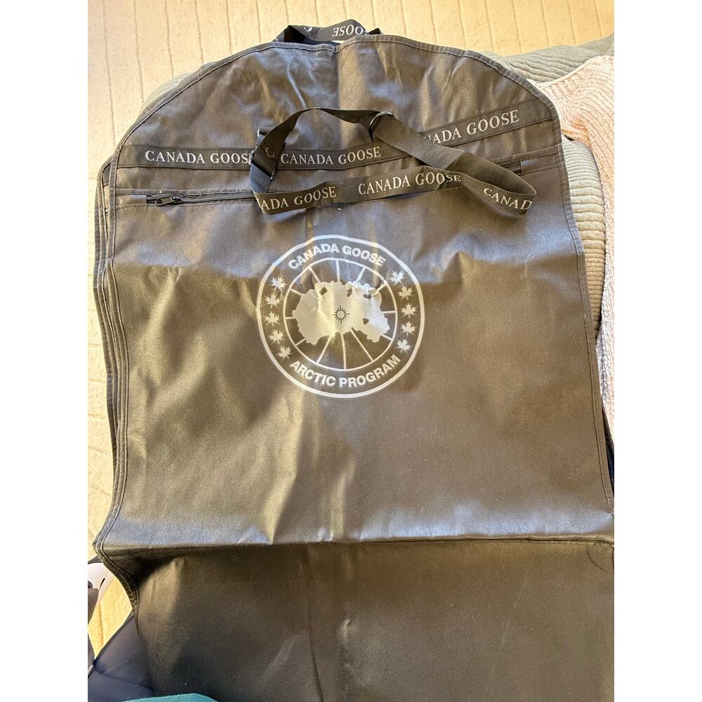Canada goose garment bag